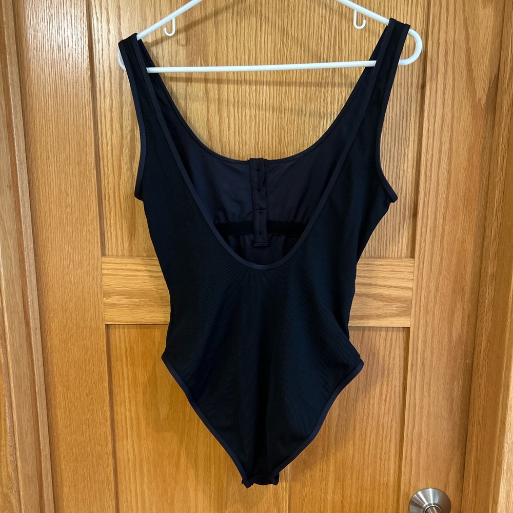 L*Space Ridin’ High Ribbed Ribbed One Piece Swimsuit‎ 10 - Picture 2 of 5